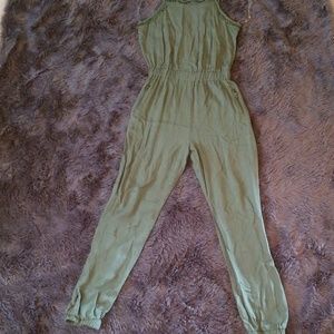 Sleeveless pantsuit, army green